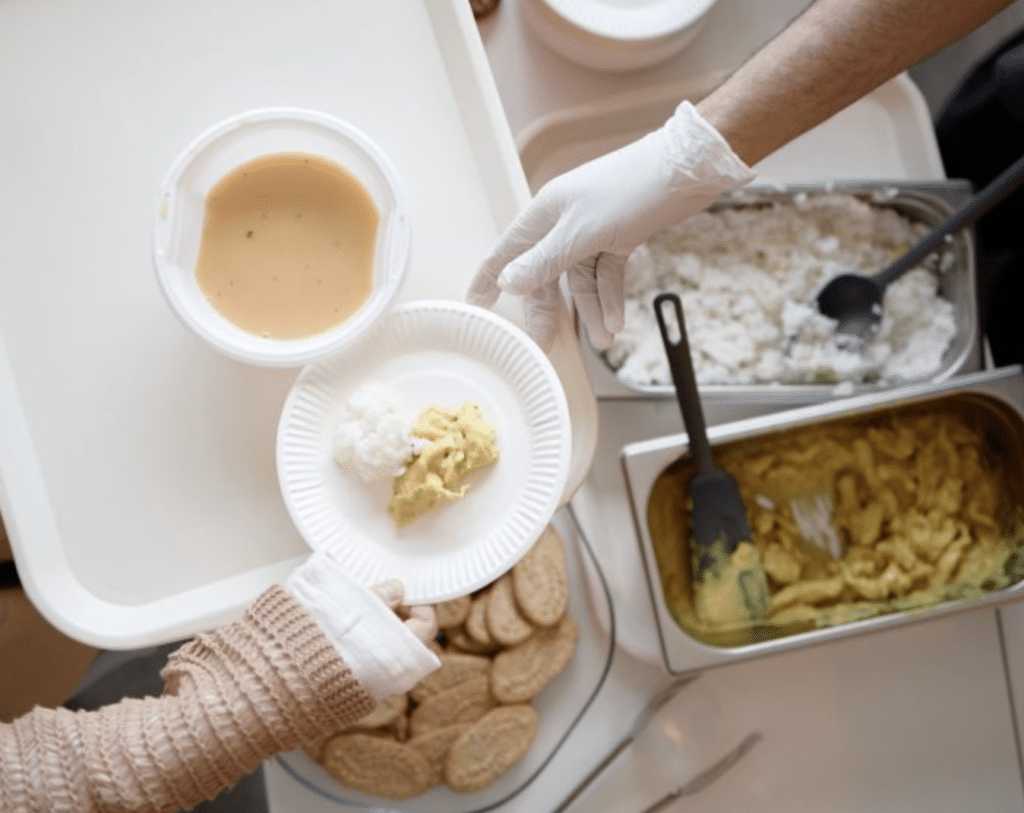 25 School Cafeteria Trays That Traumatized an Entire Generation